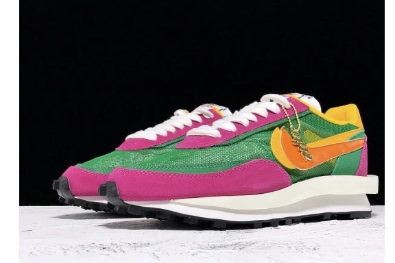 Pine BV0073-301 Green Nike Waffle  LD Sacai 0805